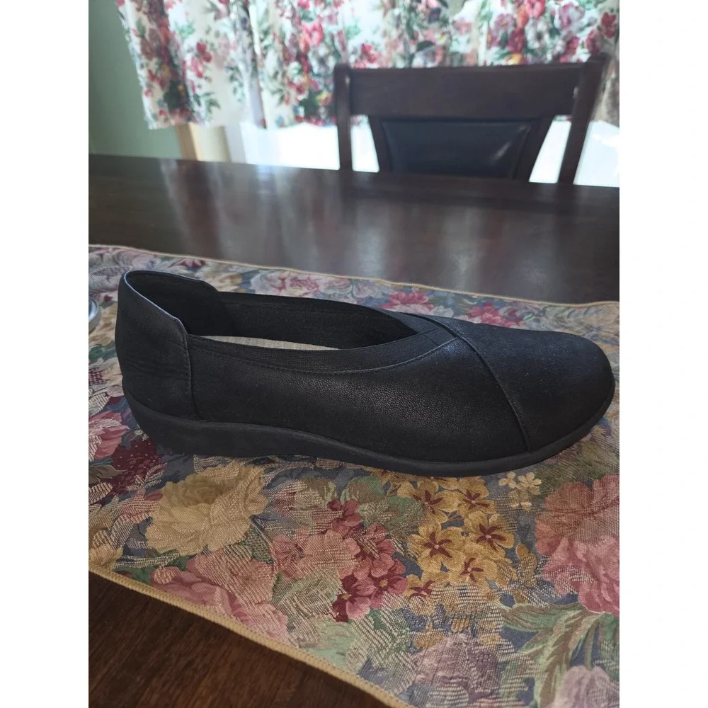 Clarks Cloudsteppers Breeze Ayla women's slip-on flats Size 10